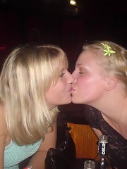 girls kissing megamix 65