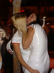 girls kissing megamix 90